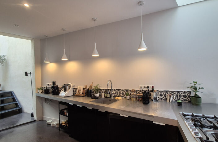 Maison - appartement de prestige avec patio   Quartier calme — photo 4