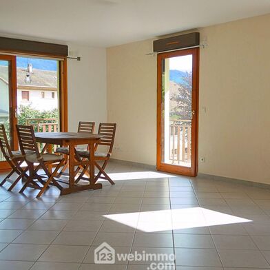 Appartement 3 pièces 278600 €