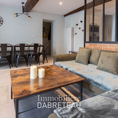 Appartement 9 pièces 460 €