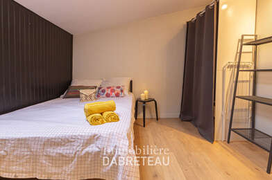 Appartement 9 pièces 490 €