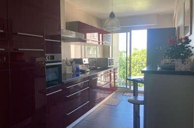 Appartement 4 pièces 249424 €