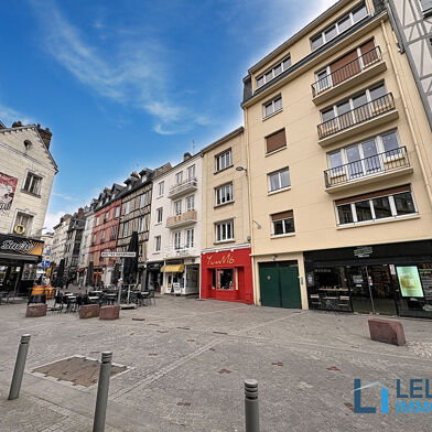 Commerce  213000 €