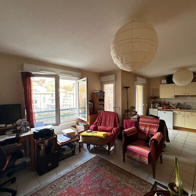 Appartement 2 pièces 815 €