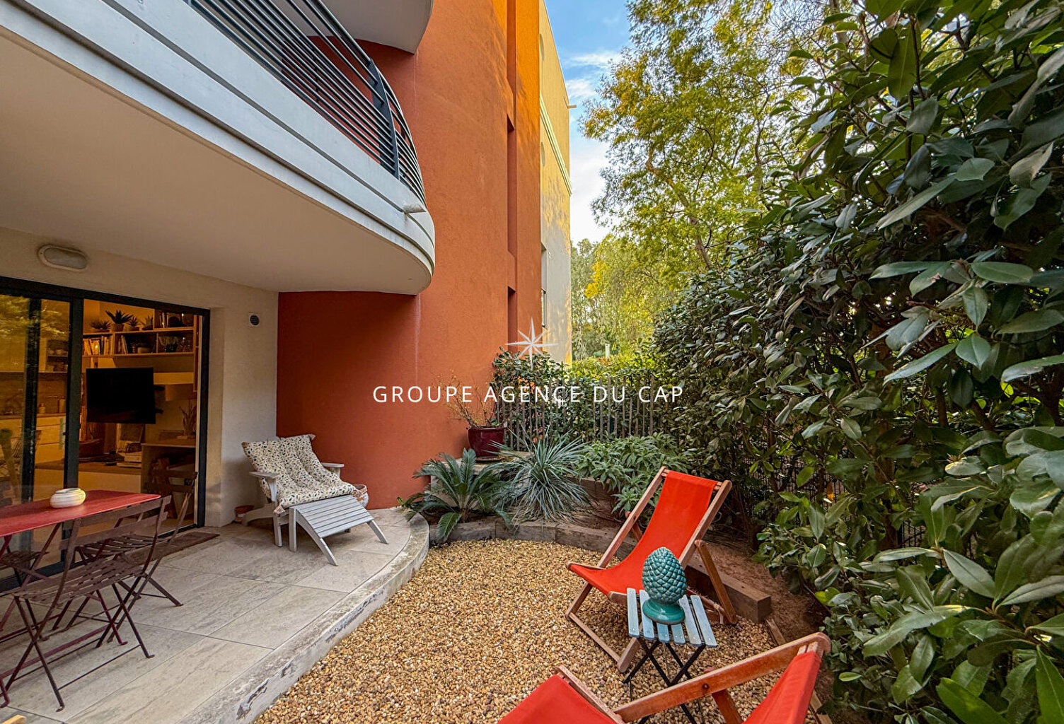 Appartement 2 pièces 44 m2 en rez de jardin proche mer et commerces SAINT AYGULF — photo 1