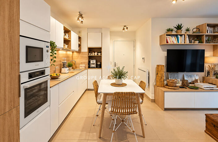 Appartement 2 pièces 44 m2 en rez de jardin proche mer et commerces SAINT AYGULF — photo 2