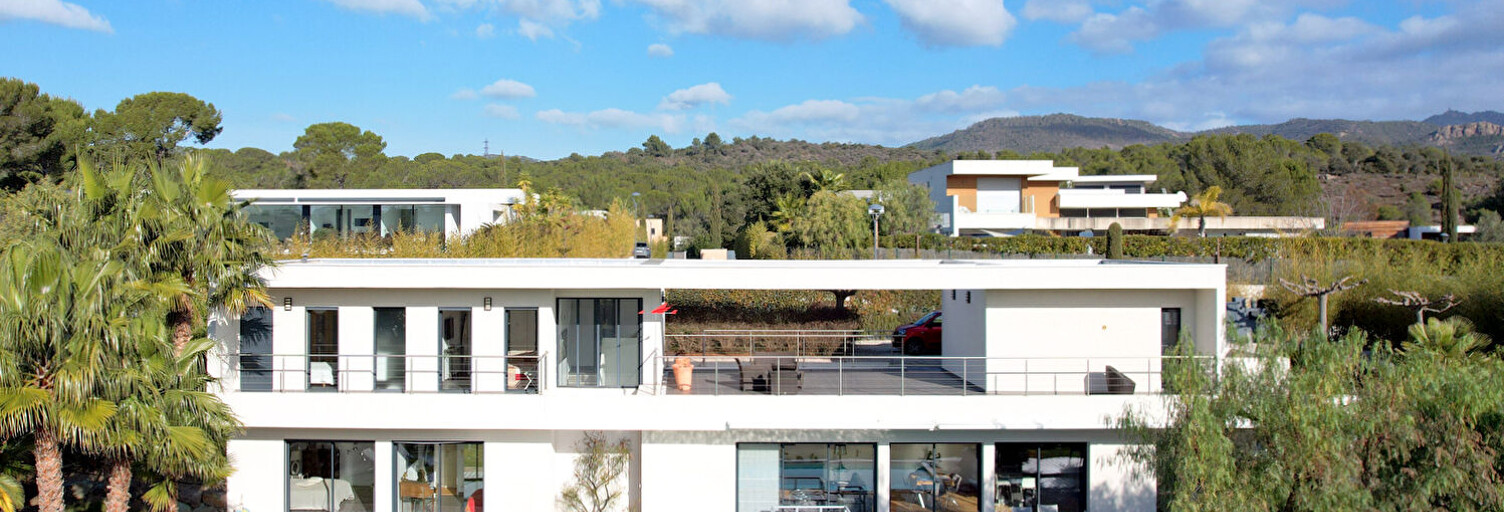 Maison 5 Pièces 205 m² à vendre à Fréjus (83600)