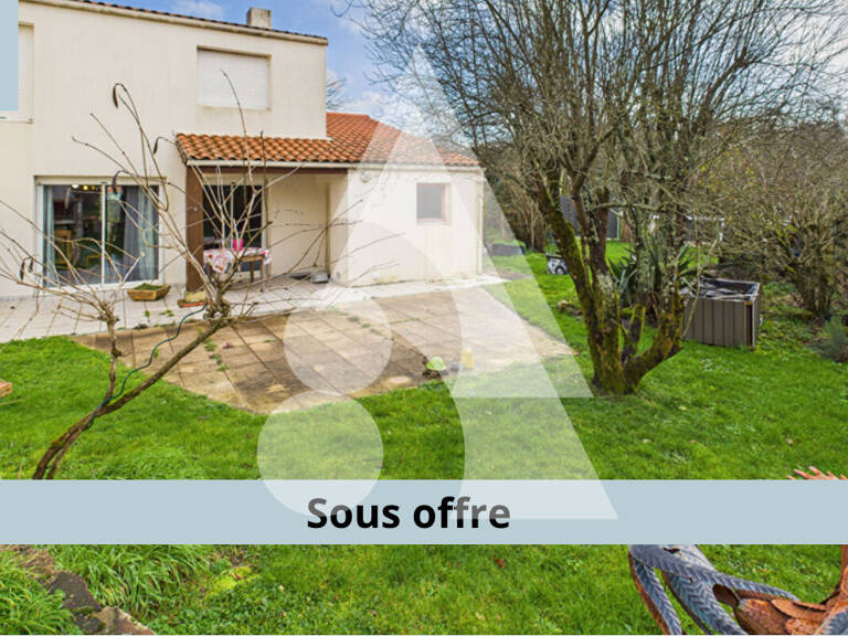 Maison familiale avec Jardin au calme - BOURG SOUS LA ROCHE — photo 1