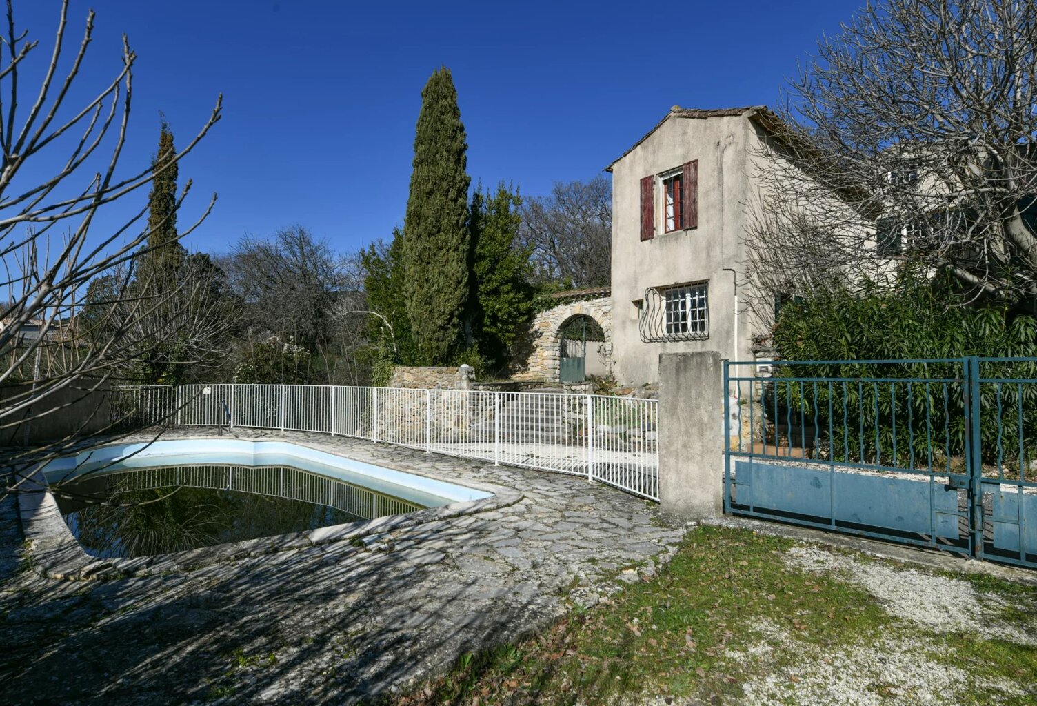 Maison en pierre avec piscine à 15 minutes d'Uzès — photo 1