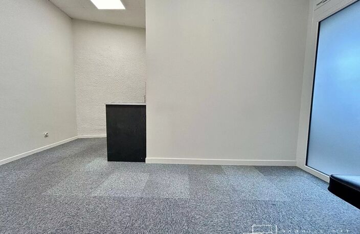 Local commercial — photo 4