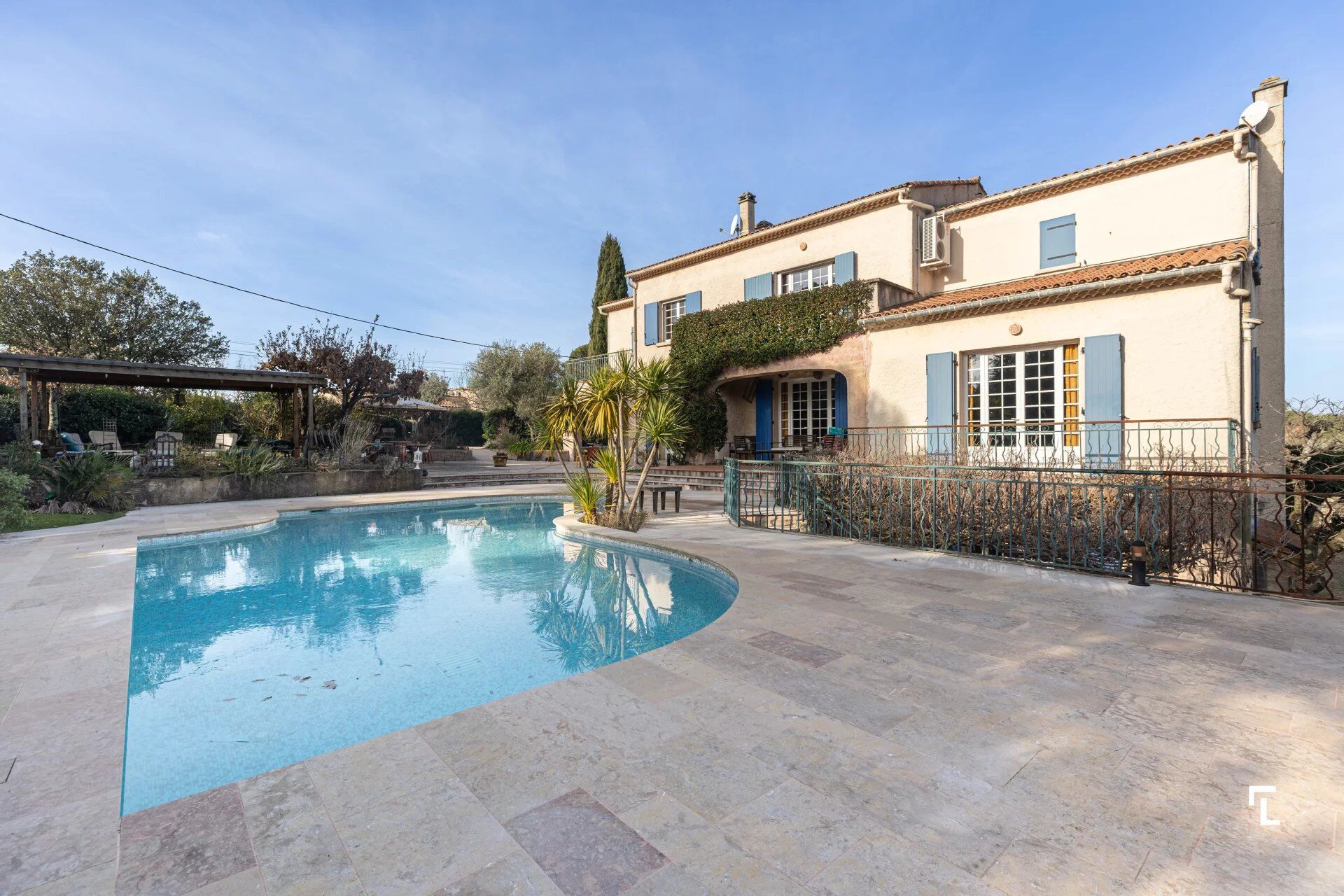 Villa / Maison  T7 à vendre Tourves 83170