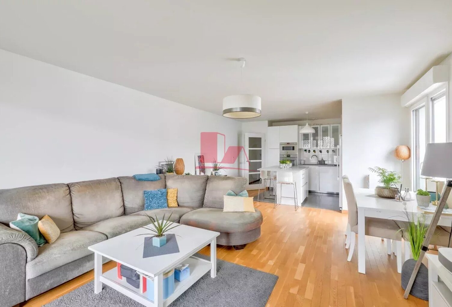 ISSY - Superbe 4 pièces 90.5 m2 au 5ème étage avec 14,5 m2 de Te — photo 1