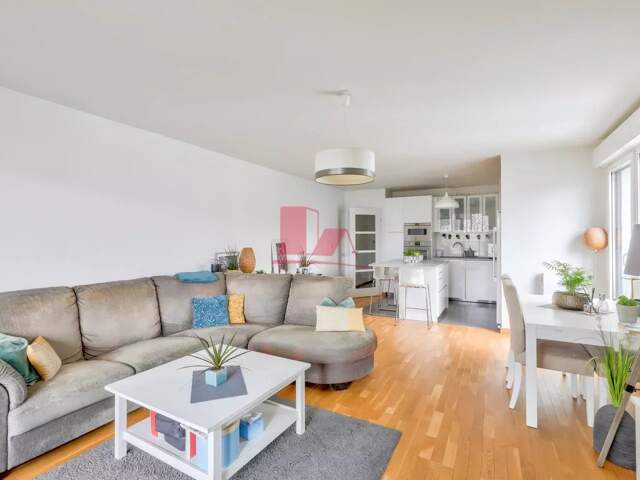 ISSY - Superbe 4 pièces 90.5 m2 au 5ème étage avec 14,5 m2 de Te — photo du bien