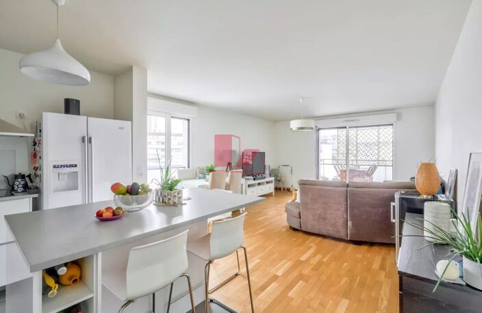ISSY - Superbe 4 pièces 90.5 m2 au 5ème étage avec 14,5 m2 de Te — photo 3