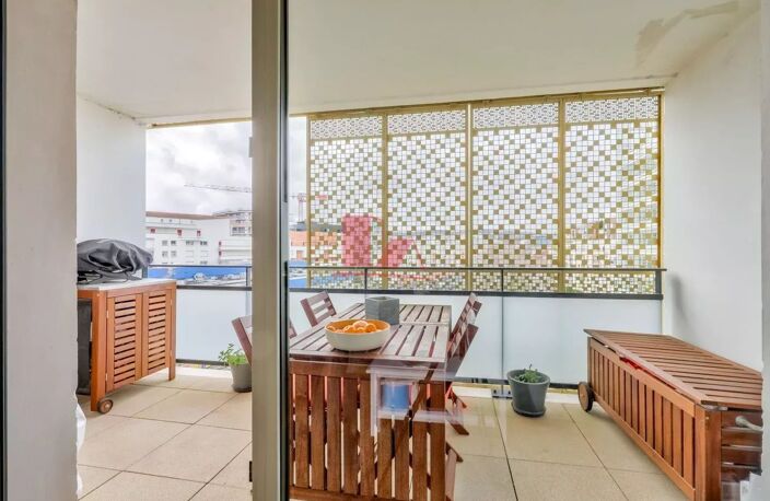 ISSY - Superbe 4 pièces 90.5 m2 au 5ème étage avec 14,5 m2 de Te — photo 5