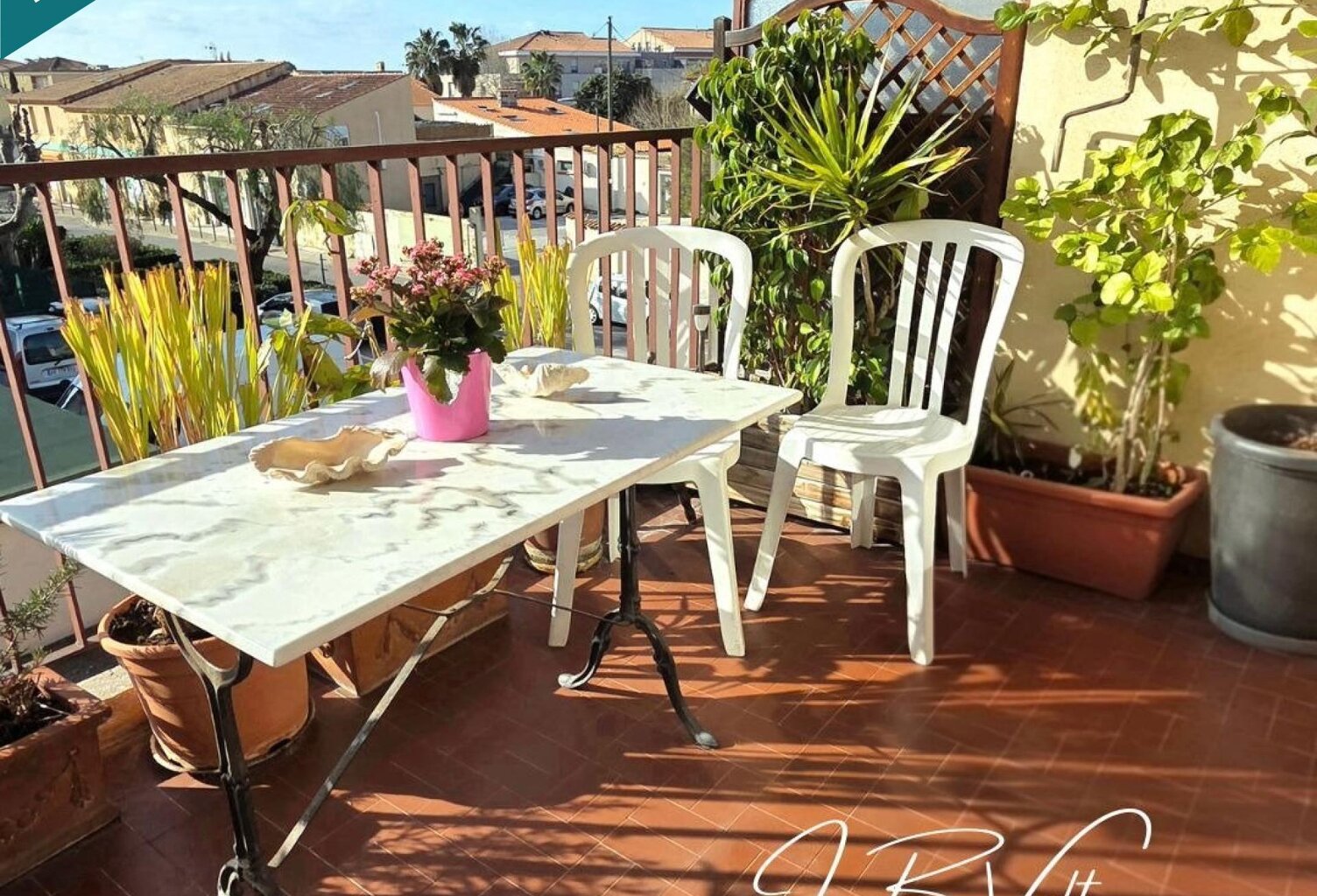Grand appartement de type 4 traversant avec terrasse, cave et place de parking — photo 1