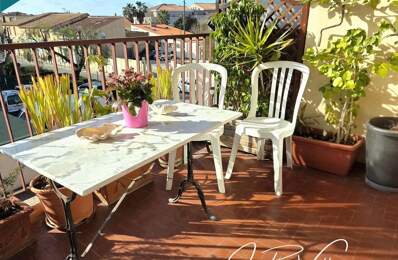 Grand appartement de type 4 traversant avec terrasse, cave et place de parking — photo du bien