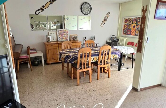 Grand appartement de type 4 traversant avec terrasse, cave et place de parking — photo 2