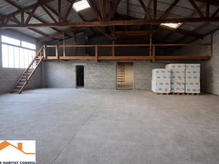 Commerce  200 m² — photo 1