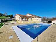 Spacieuse maison familiale avec piscine et grand terrain — photo 2