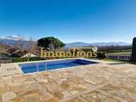 Spacieuse maison familiale avec piscine et grand terrain — photo 3