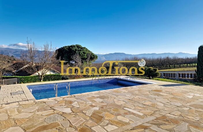 Spacieuse maison familiale avec piscine et grand terrain — photo 3