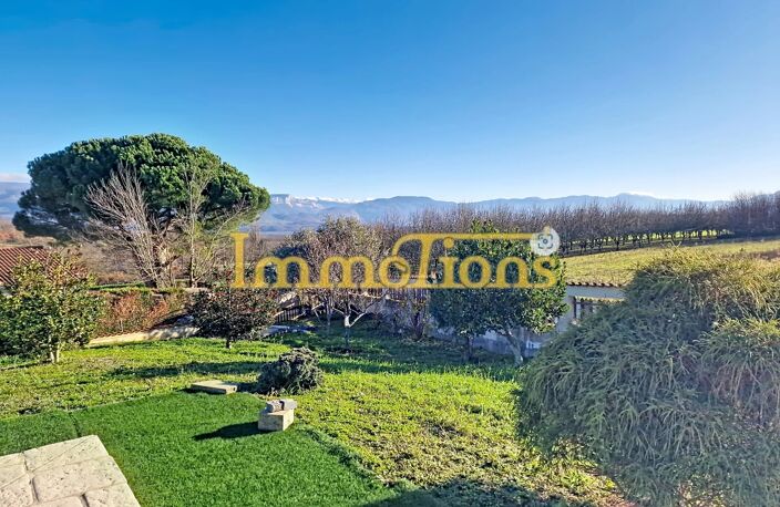 Spacieuse maison familiale avec piscine et grand terrain — photo 4