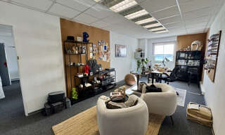 Bureau  54 m² à louer à Venelles (13770)