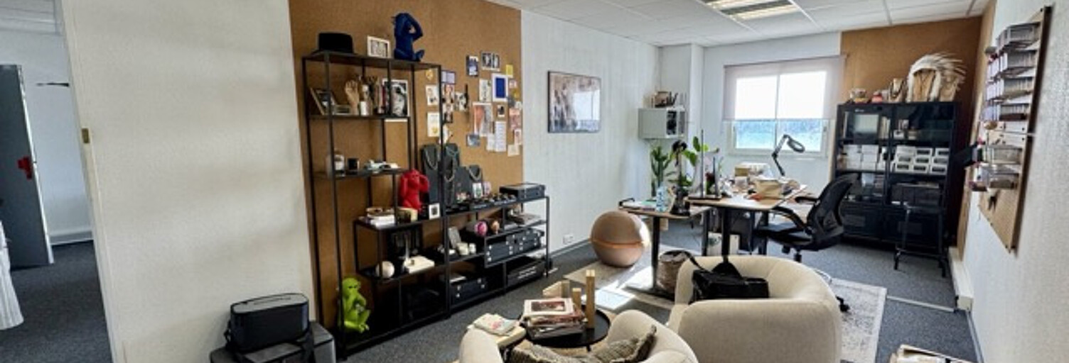 Bureau  54 m² à louer à Venelles (13770)