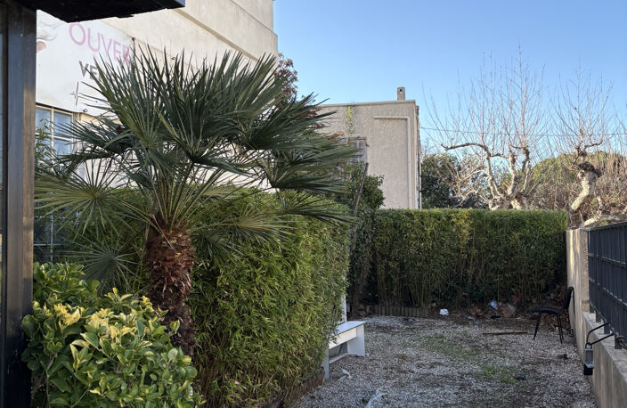 À vendre immeuble de bureaux de 1062 m2 à rénover - 13008, M — photo 3