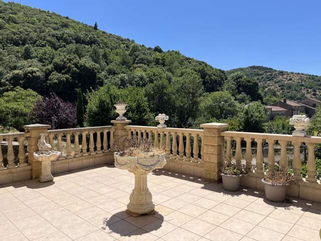 Maison GARAGES, TERRAIN ET DEPENDANCES — photo du bien
