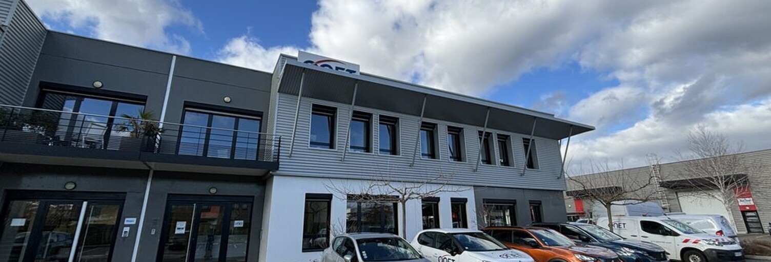 Commerce  598 m² à louer à Saint-Priest (69800)