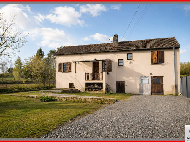 MAISON A PROXIMITE DES COMMERCES : — photo du bien