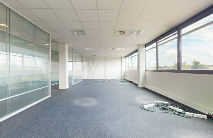 BUREAUX à LOUER — photo 2