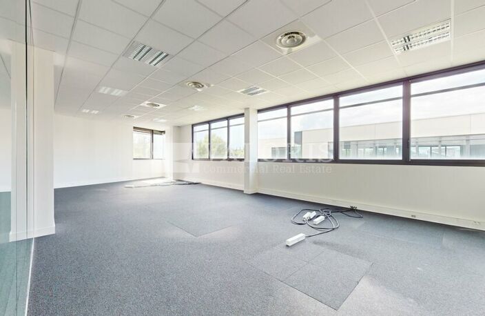 BUREAUX à LOUER — photo 3