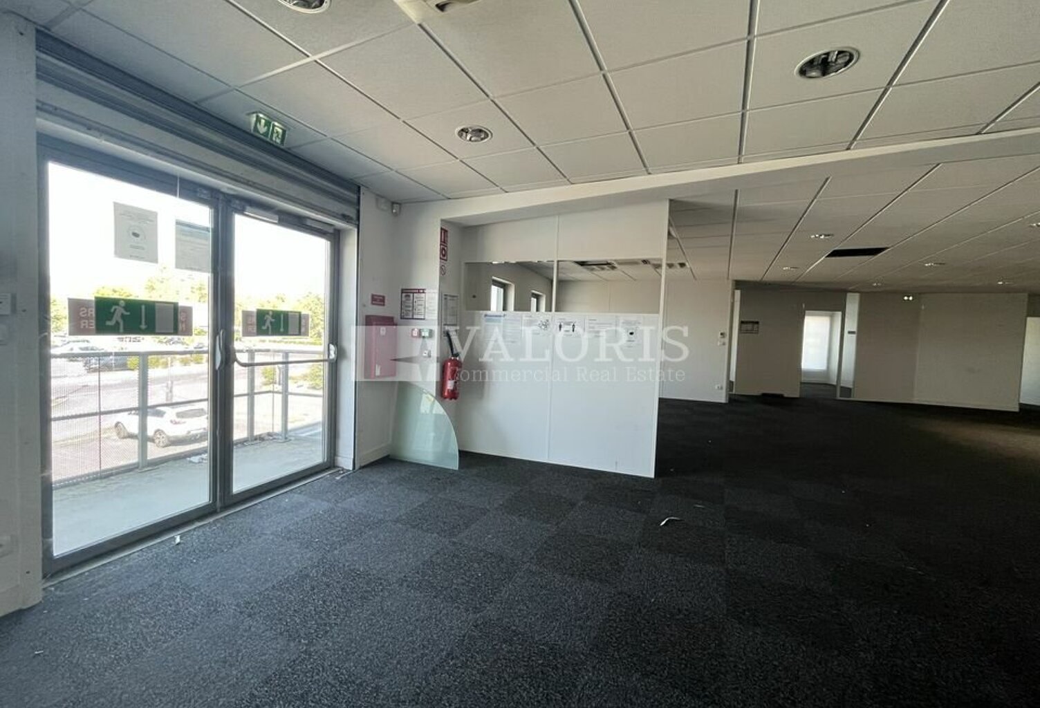 BUREAUX à LOUER — photo 1