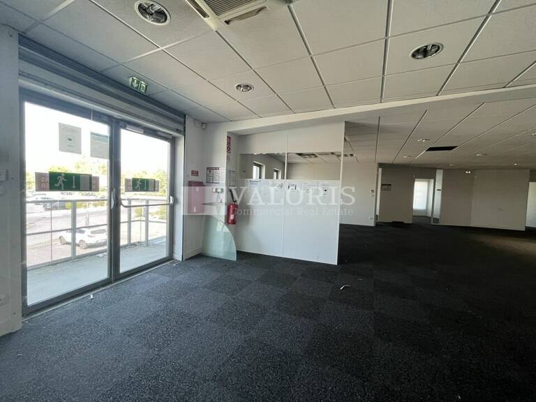 BUREAUX à LOUER — photo 1