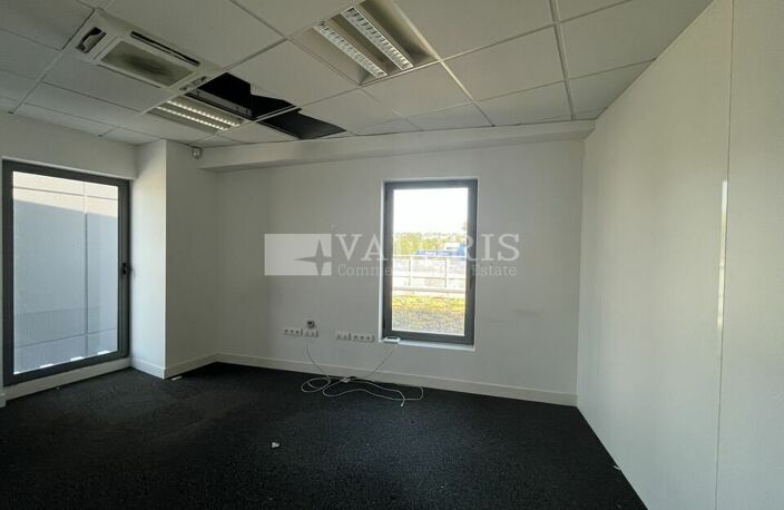 BUREAUX à LOUER — photo 5
