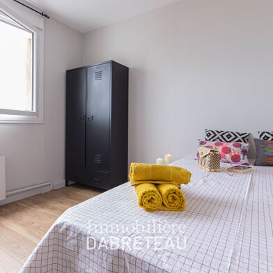 Appartement 7 pièces 490 €