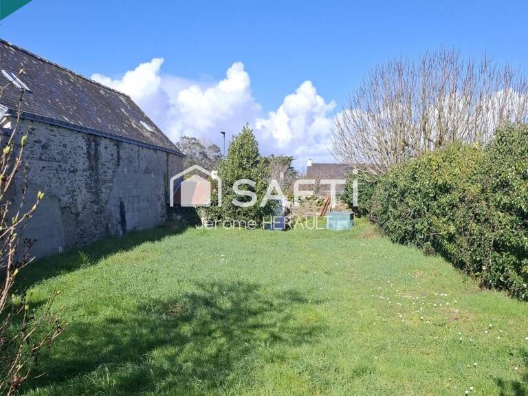 Terrain constructible 302 m2, situé au cœur du village, proche commerces, écoles, médecins ... — photo 1