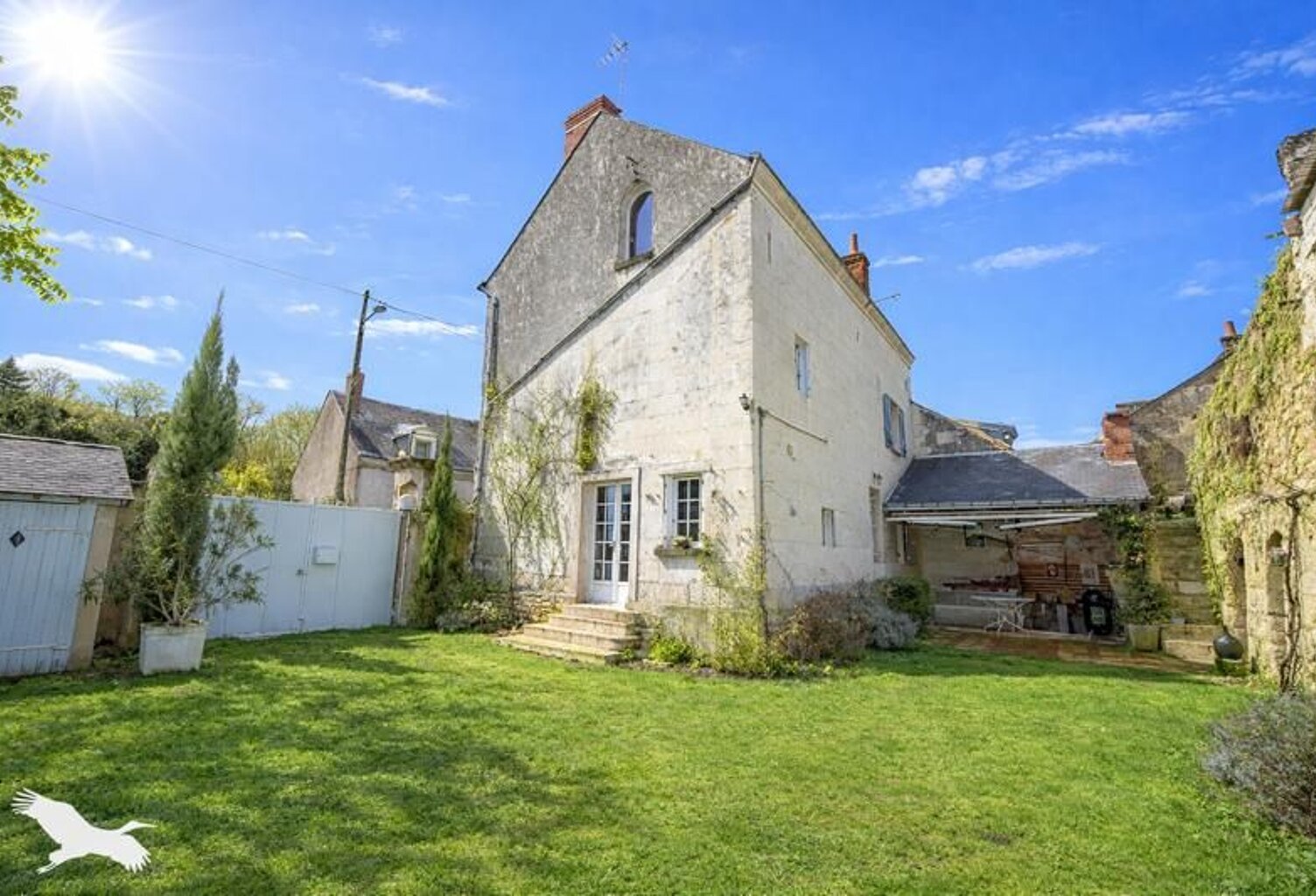 Maison en pierre de 4 pièces principales — photo 1