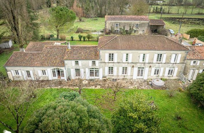 Maison en pierre de 10 pièces principales — photo 2