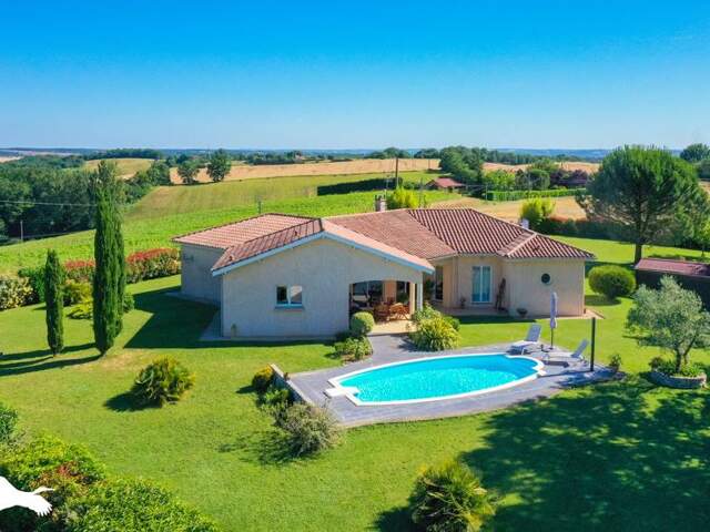 Villa de 6 pièces principales — photo du bien