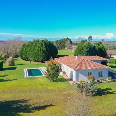 Maison 5 pièces 406536 €