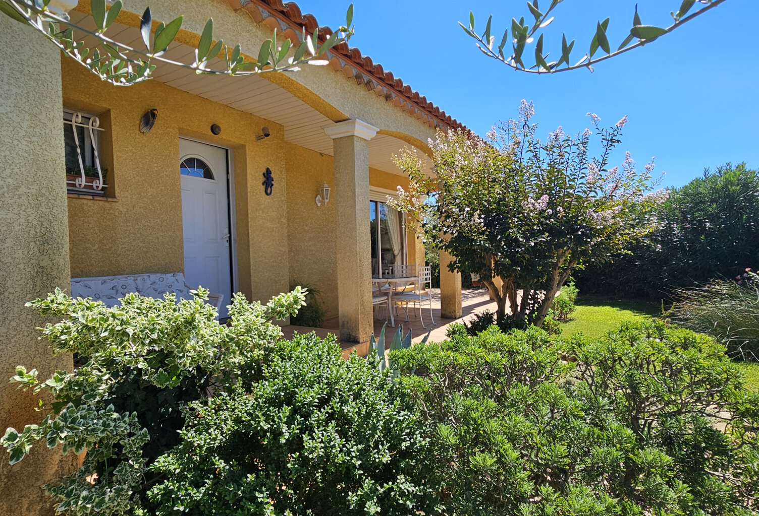 Villa de plain pied avec garage AIGUES MORTES — photo 1