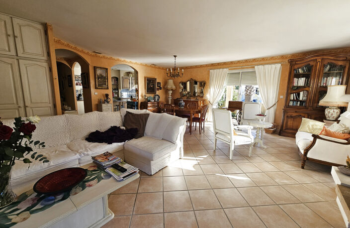 Villa de plain pied avec garage AIGUES MORTES — photo 5