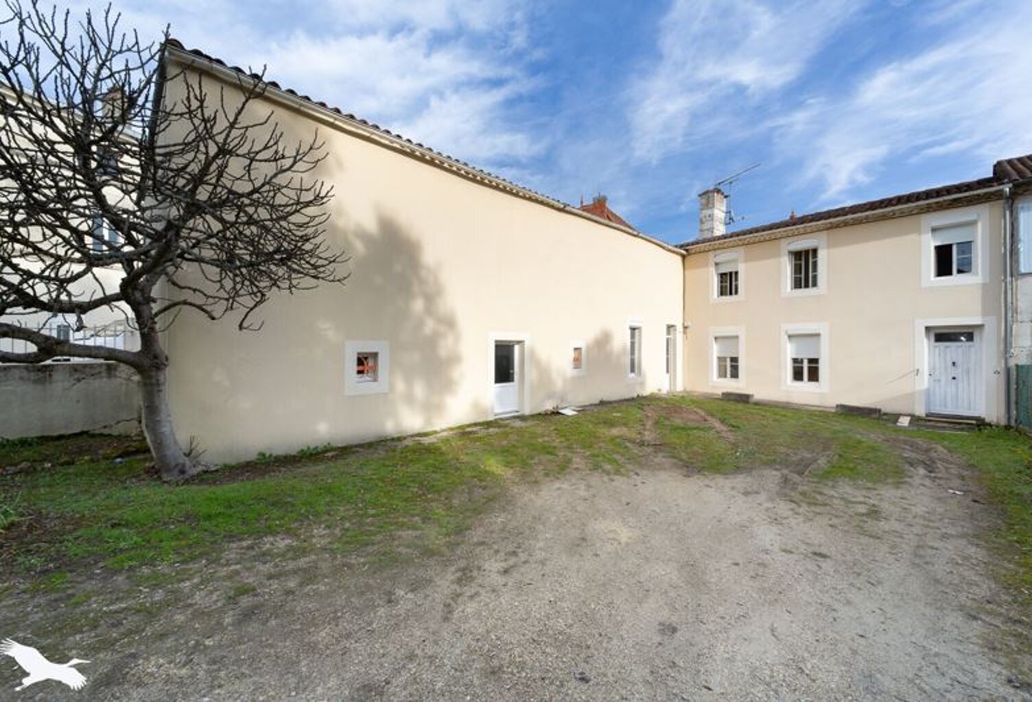 Vente immeuble   Montendre (17130) — photo 1