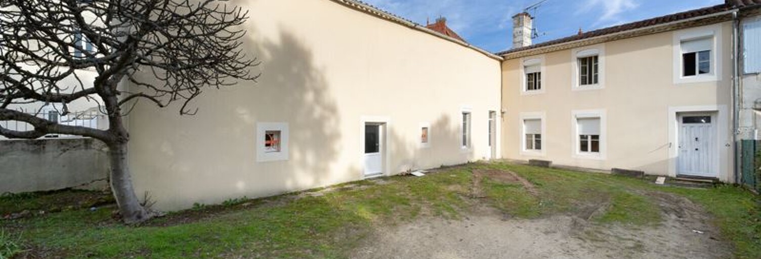 Immeuble   m² à vendre à Montendre (17130)