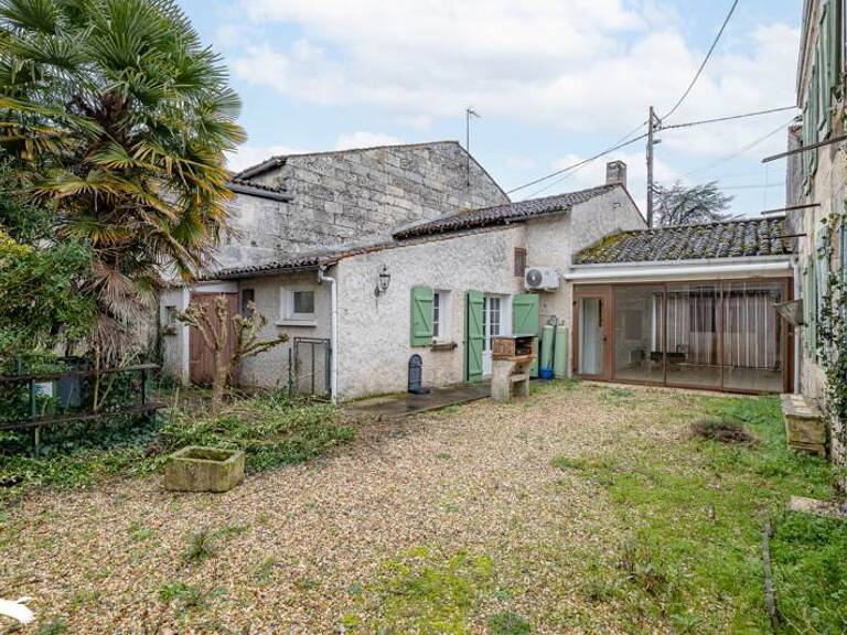 Maison en pierre de 6 pièces principales — photo 1