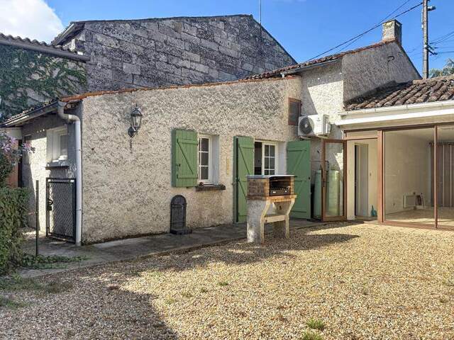 Maison en pierre de 6 pièces principales — photo du bien