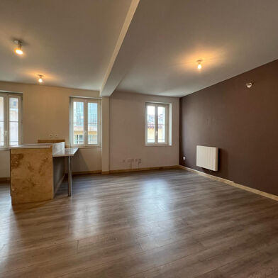 Appartement 2 pièces 700 €